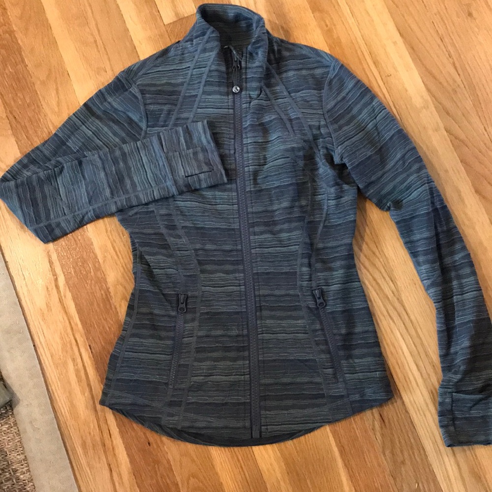 Lululemon define jacket size 4